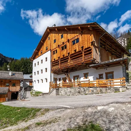 Arabba Bright Loft Apartment Livinallongo Del Col Di Lana